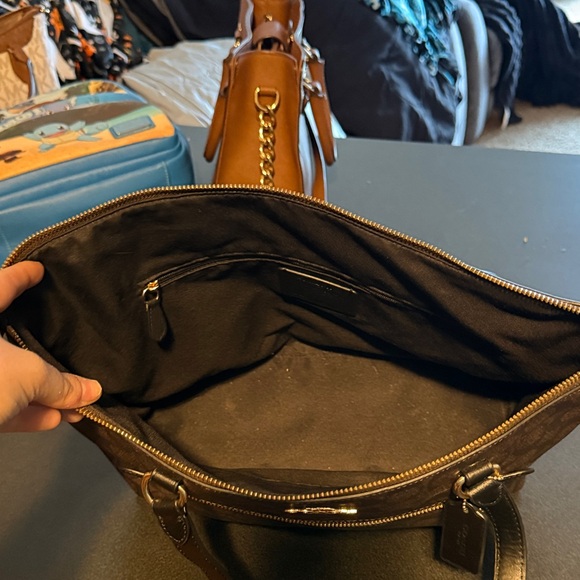 Coach Brown Signature Tote with Gold Hardware - Picture 4 of 4